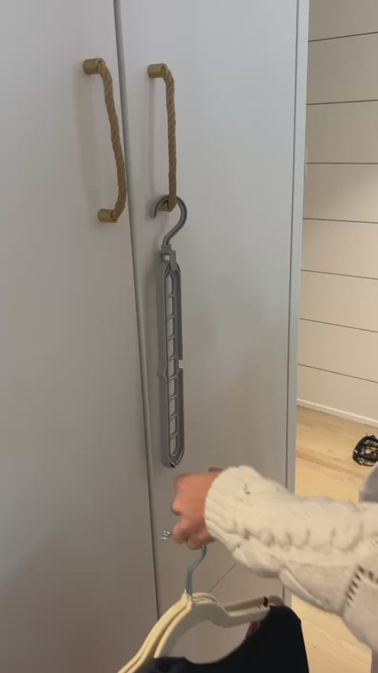 HANGING REVIEW: Space Saving